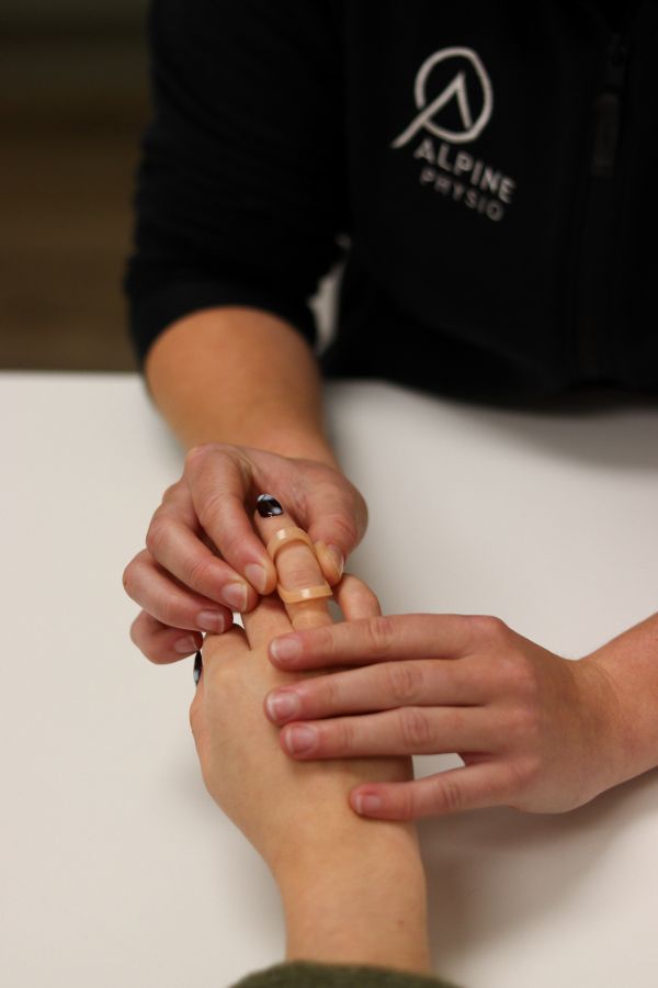 Thermoplastic finger splint